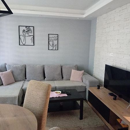 Sunshine Apartment Kragujevac Kültér fotó