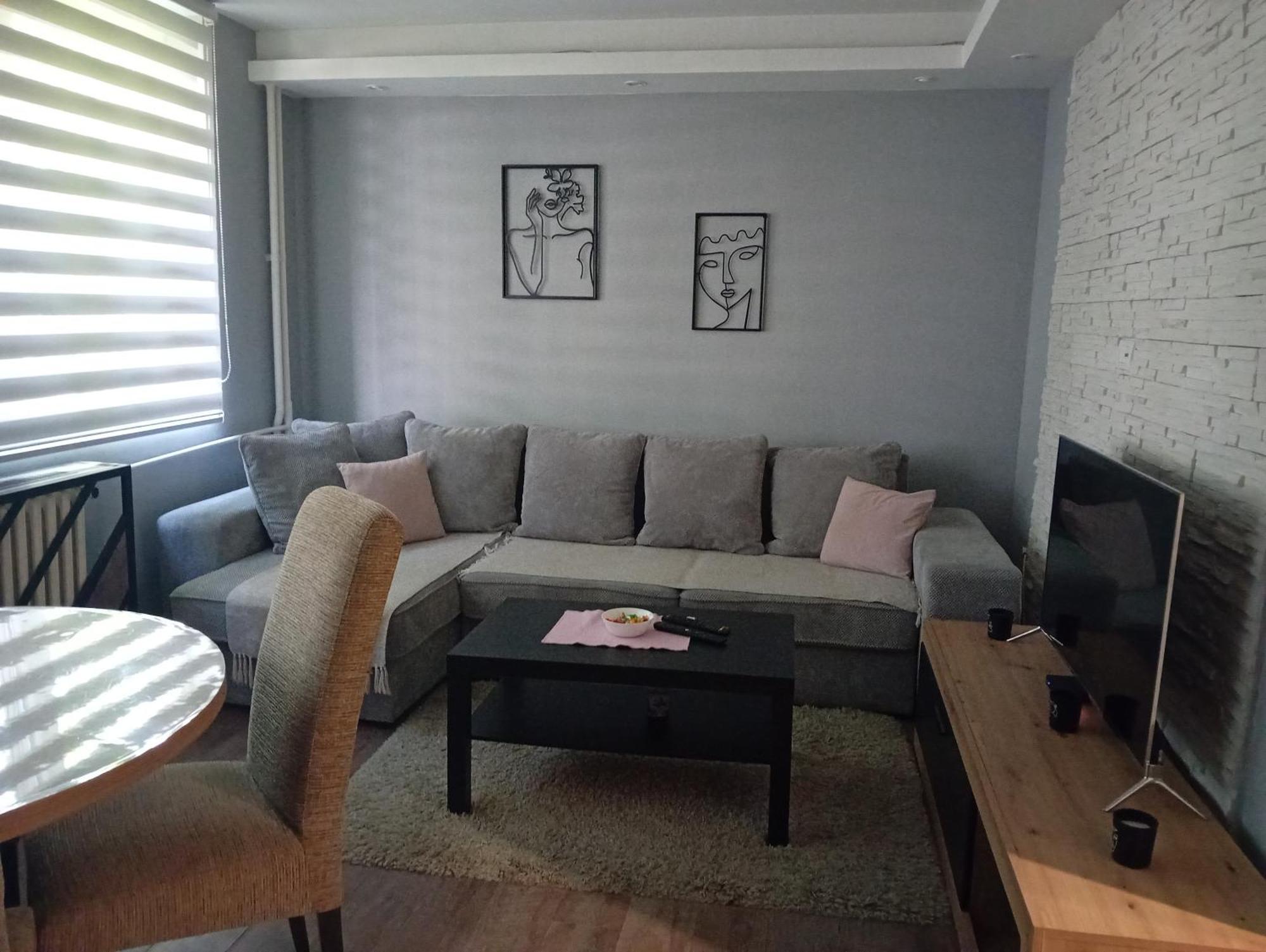 Sunshine Apartment Kragujevac Kültér fotó